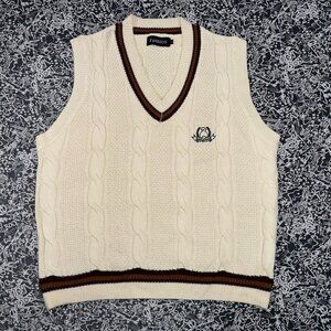 🤍 Classic cream knit sleeveless sweater vest